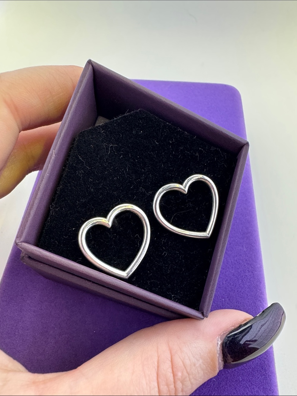 💛 Pandora Sterling Silver Open Heart Love Stud Earrings | Designer Retired - Picture 2 of 5